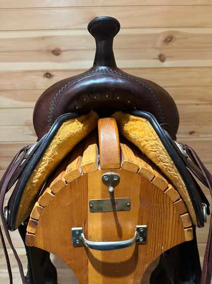 17” Circle Y Omaha Flex-Lite Round Skirt Western Trail Saddle Model 1554