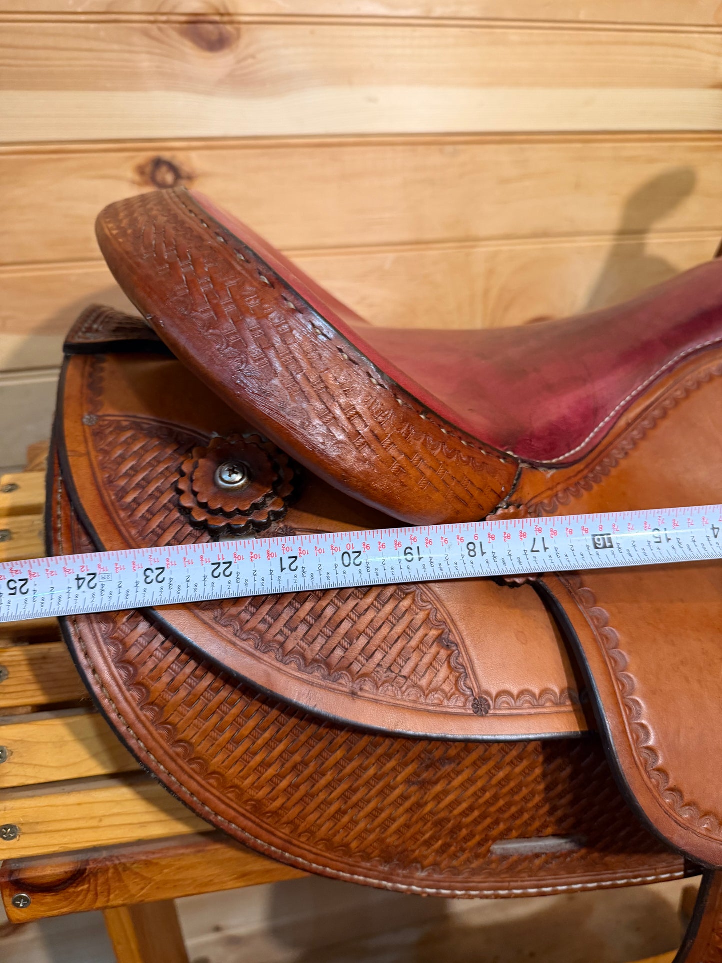 16.5” National Bridle Shop Tennessean Deluxe Western Saddle Model 2211