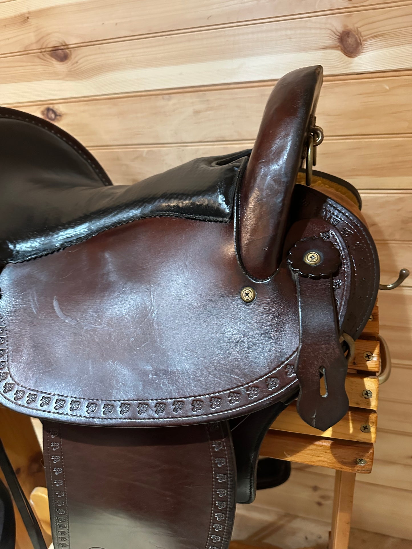 17” Imus 4Beat Gaited Endurance Trail Saddle