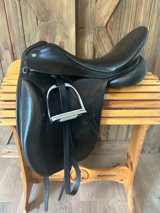 18” N Thornhill Germania Klasse Dressage Saddle