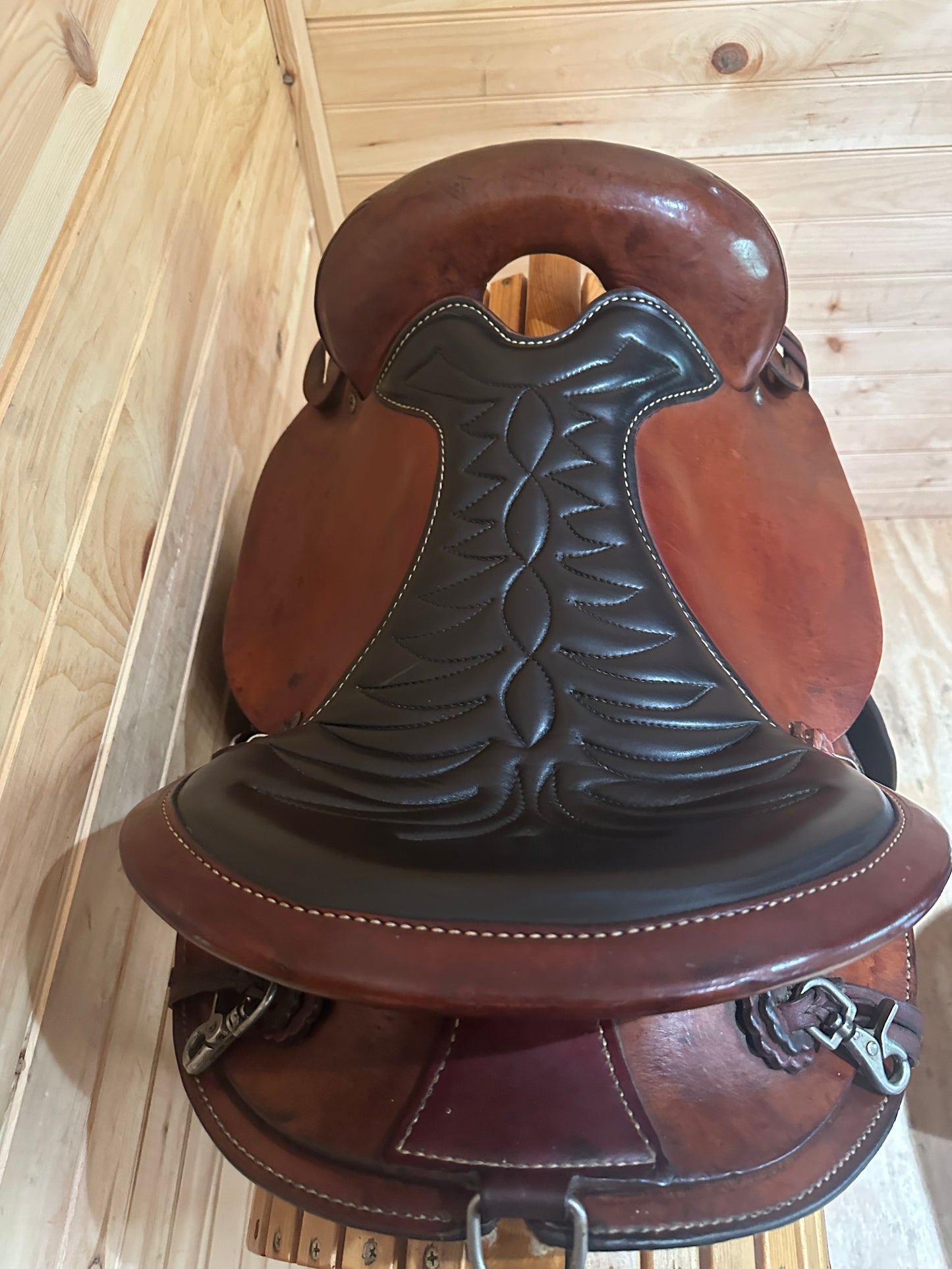 16” Big Horn Endurance Trail Saddle Model 801