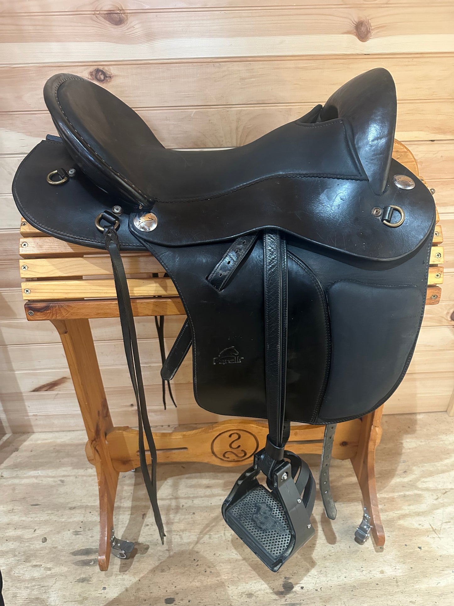 16.5” Parelli Hybrid Cruiser Endurance Saddle