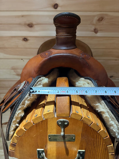 16” Dakota Saddlery Roping Saddle Model 210C