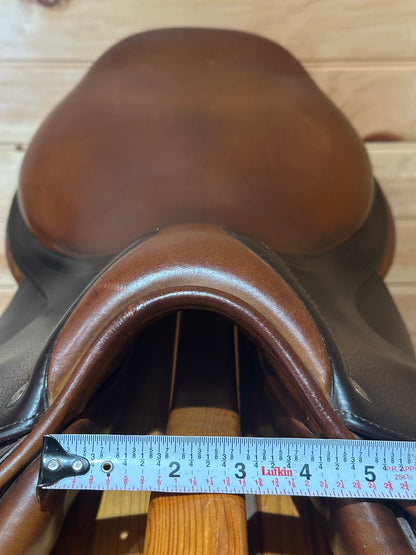17.5” CWD SE01 4L Jumping Saddle (2013)