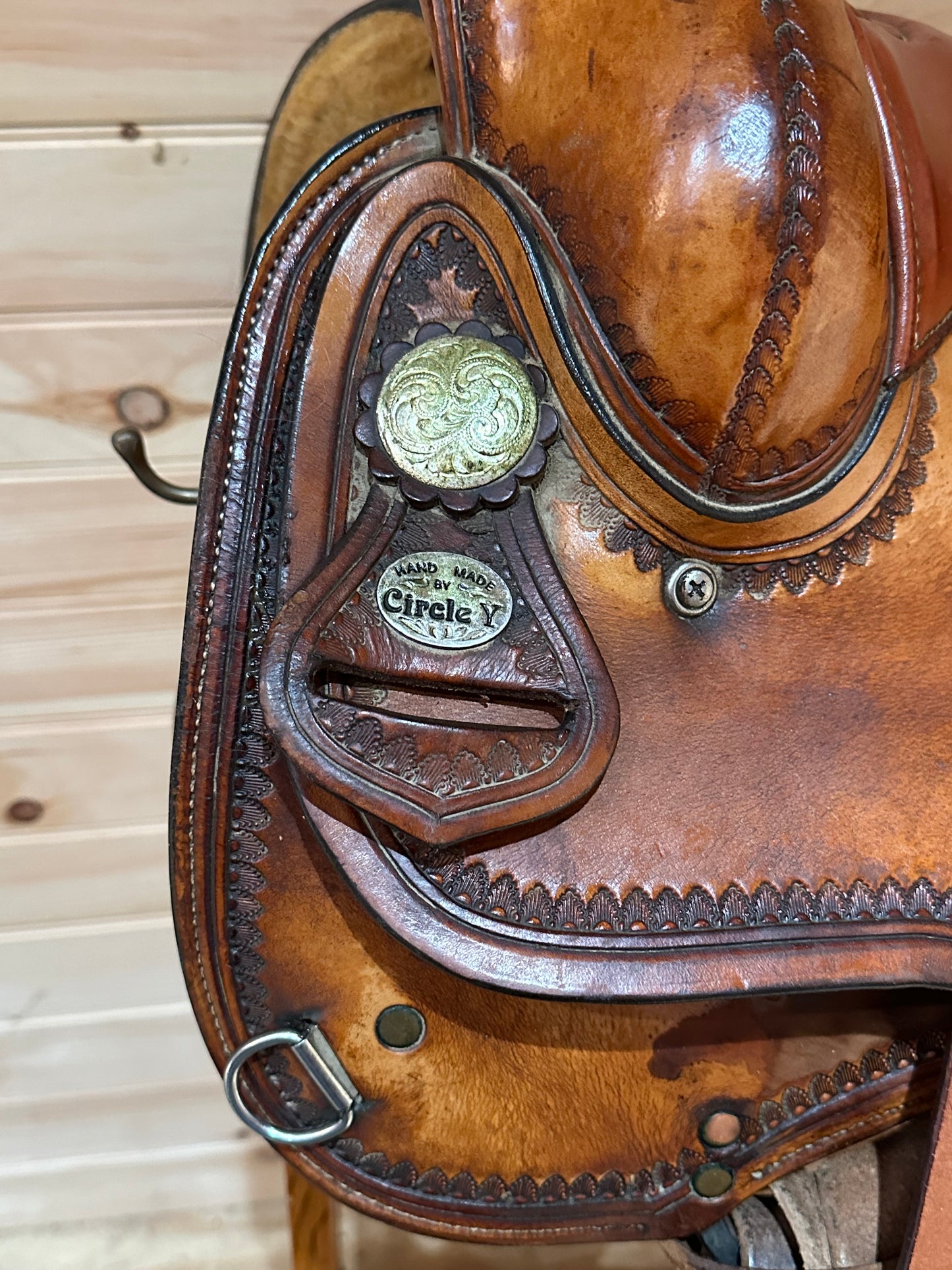 16” Circle Y Reiner Western saddle Model 1375