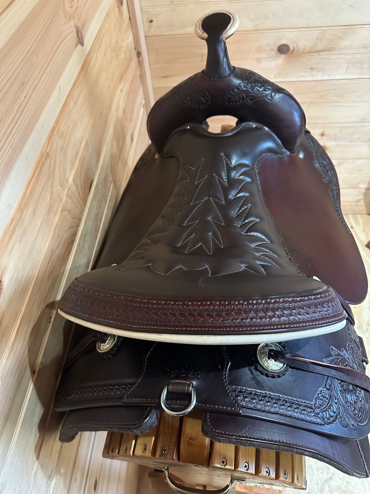 16.5” Tucker Ranch Hand Western Trail Saddle Model 250
