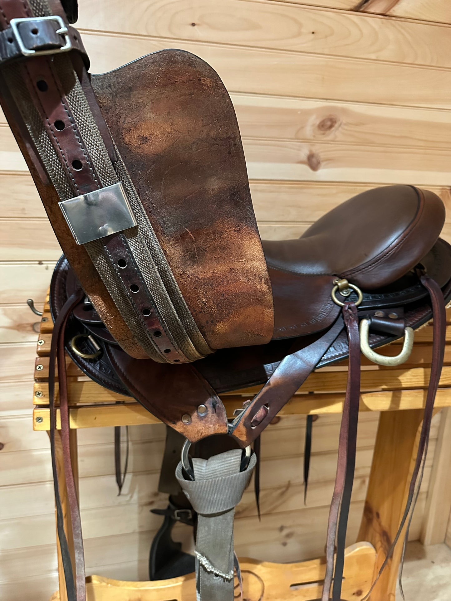 16” Big Horn Endurance Trail Saddle Model 805