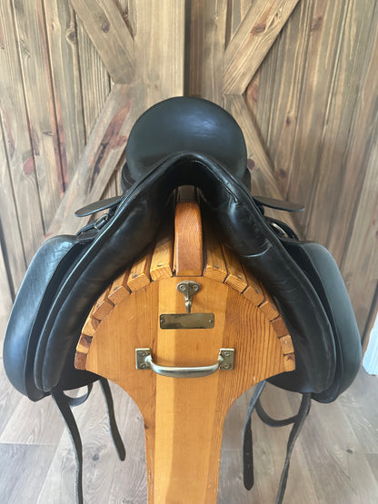 18” N Thornhill Germania Klasse Dressage Saddle