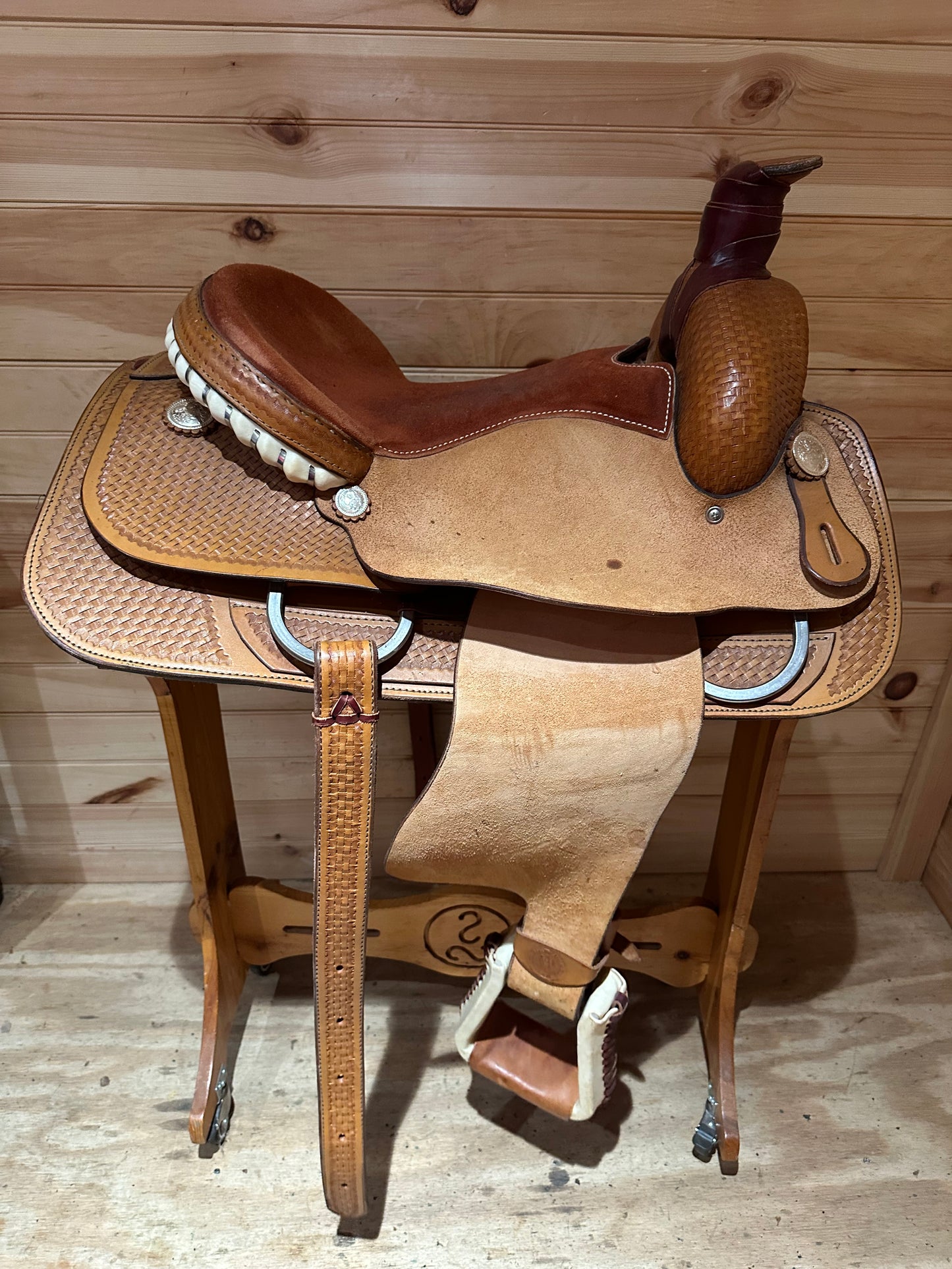 15.5” Bona Allen Western Roping Saddle Model 9233