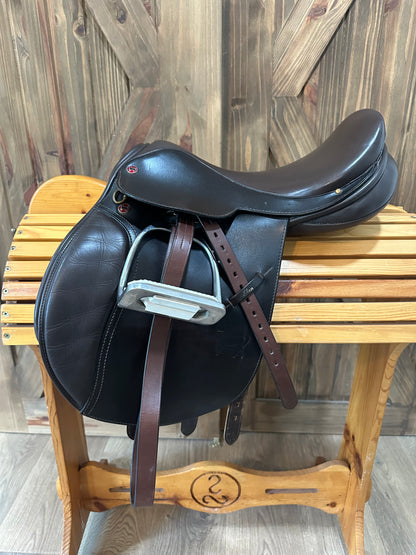 15.5” Arabian Saddle Company Elan Close contact Hunt Saddle (Extra-Wide)