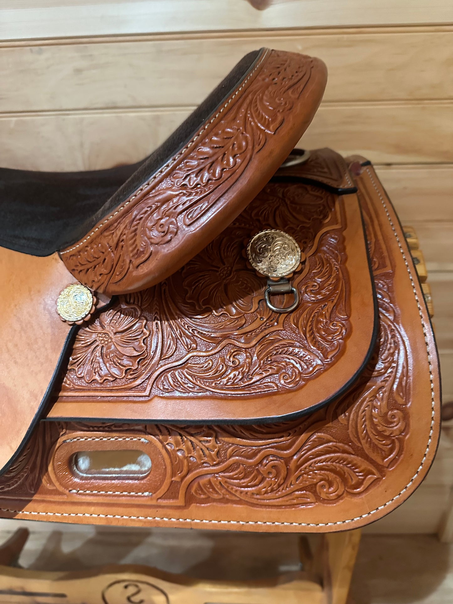 17” Circle Y High Horse Mineral Wells Western Trail Saddle Model 6812