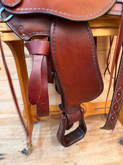16” Cashel Round Skirt by Martin Saddlery Western Trail Saddle