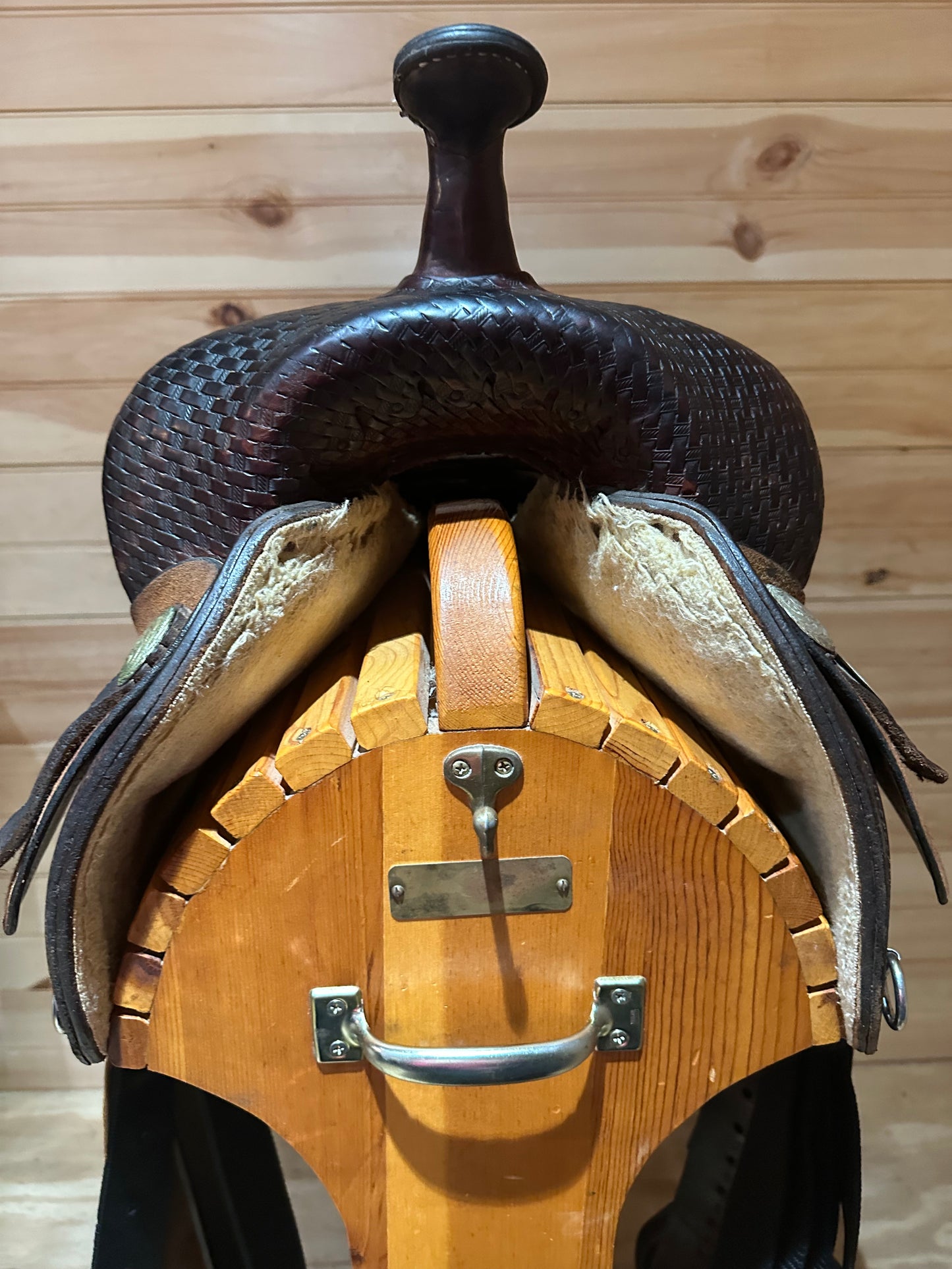 16” Circle Y Team Penner Western saddle Model 2634