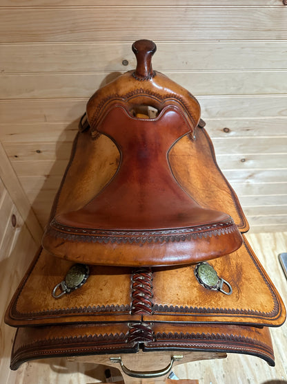 16” Circle Y Reiner Western saddle Model 1375