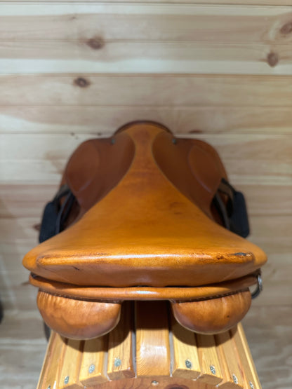 18” Stubben Lohengrin CS Elite Saddle (32cm)