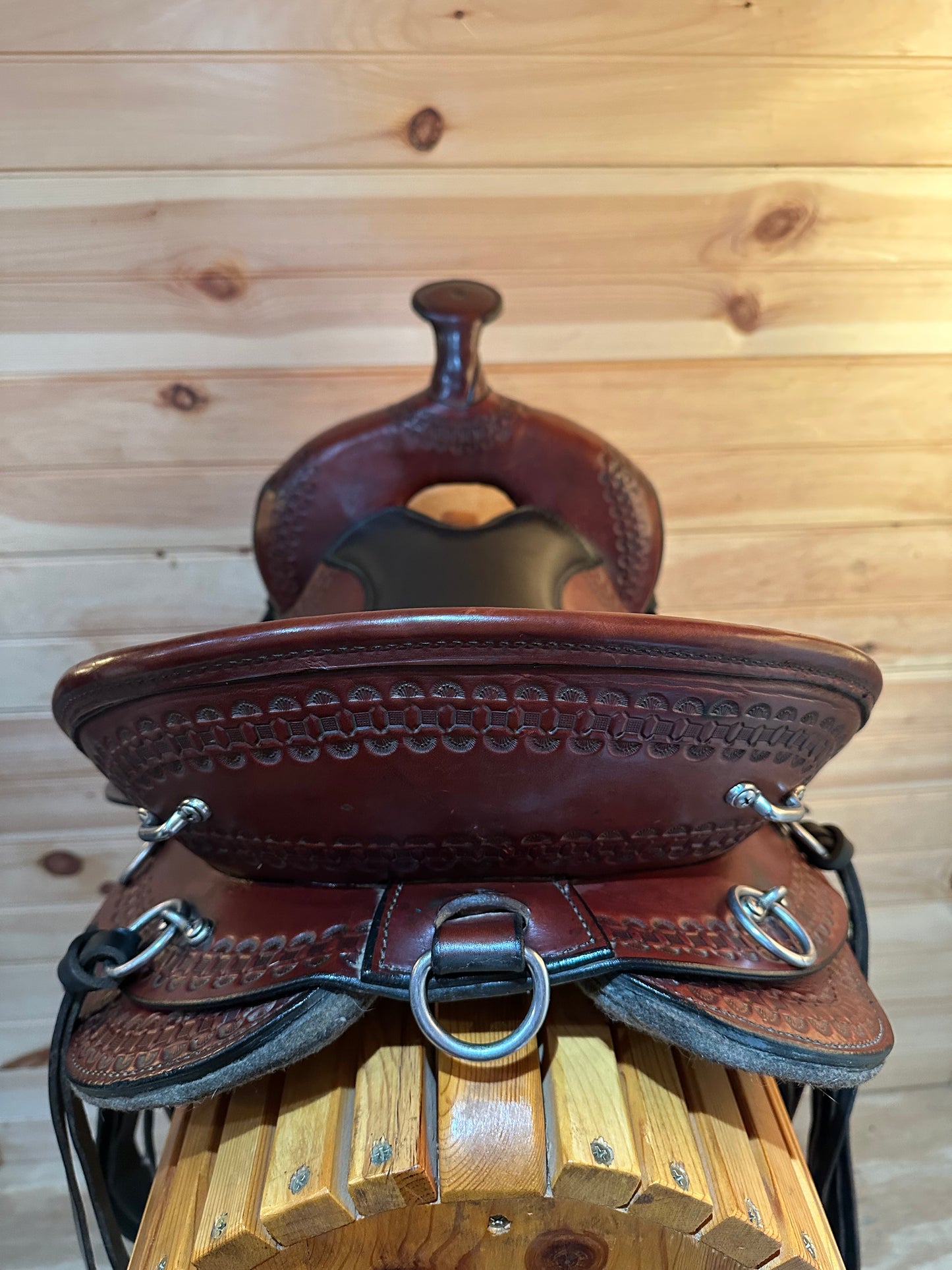 16” Dixieland Western Trail Saddle
