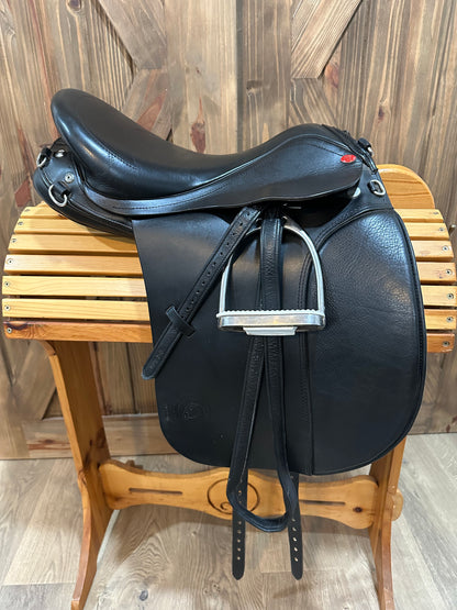 17” Duett Tango All Purpose Trail English Saddle (XXW)