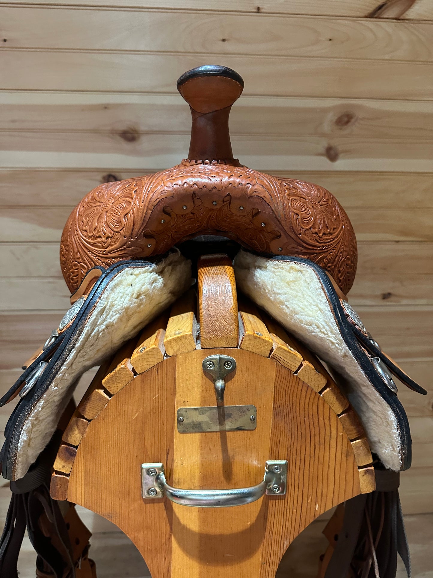 17” Circle Y High Horse Mineral Wells Western Trail Saddle Model 6812