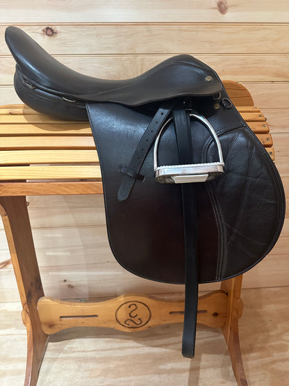 18.5” Collegiate Senior Event Saddle Model 6529