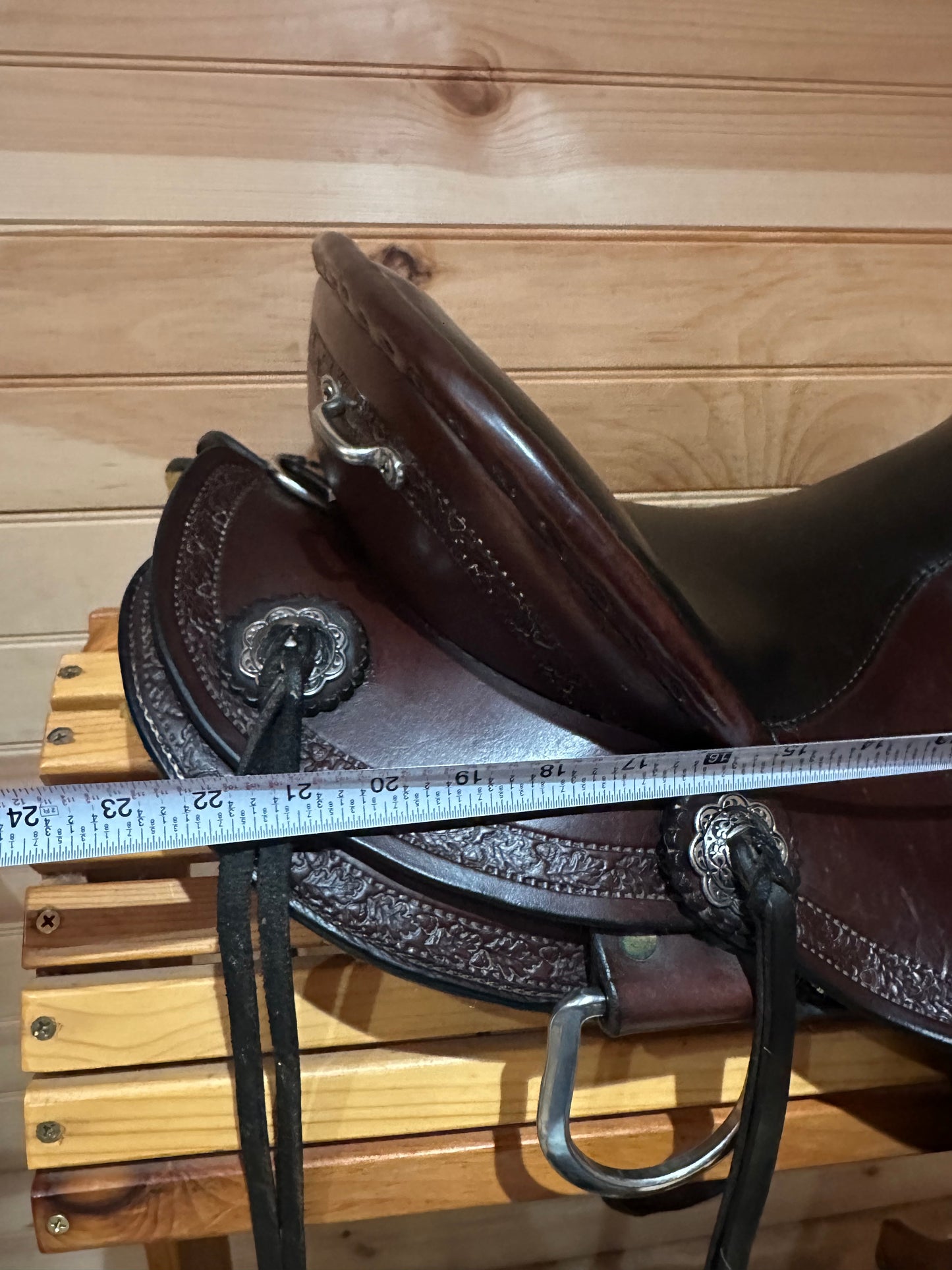 15.5” Allegany Mountain Saddlery Endurance Trail Saddle