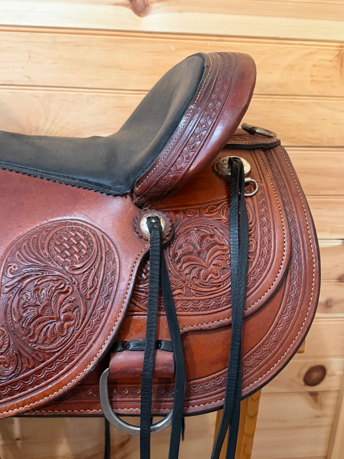 17” Circle Y Flex-Lite Basket Flower Western Trail Saddle Model 1552