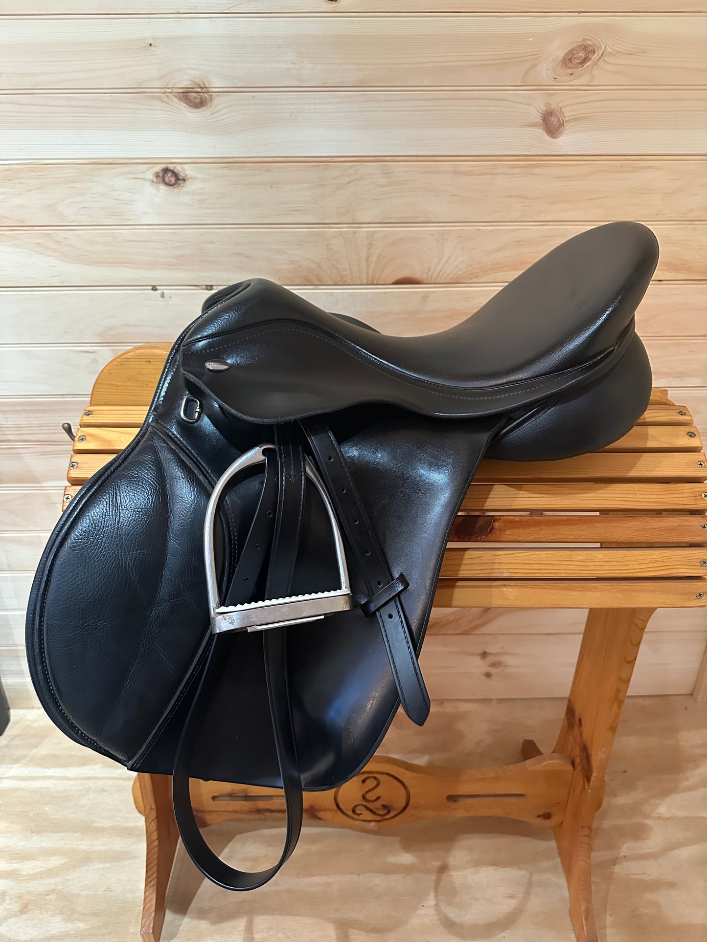 18” Thorowgood T6 GP Saddle (Adjustable)