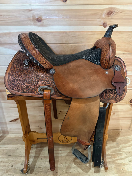 16” Circle Y High Horse Jewel Western Barrel Saddle Model 6224 (2017)