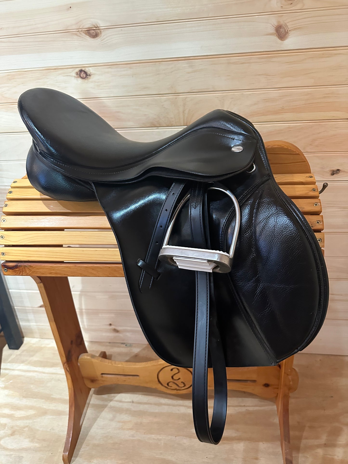 18” Thorowgood T6 GP Saddle (Adjustable)