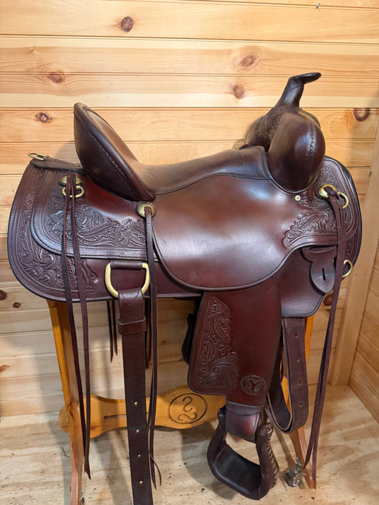 16” Circle Y Carlsbad Flex-Lite Western trail saddle Model 2376