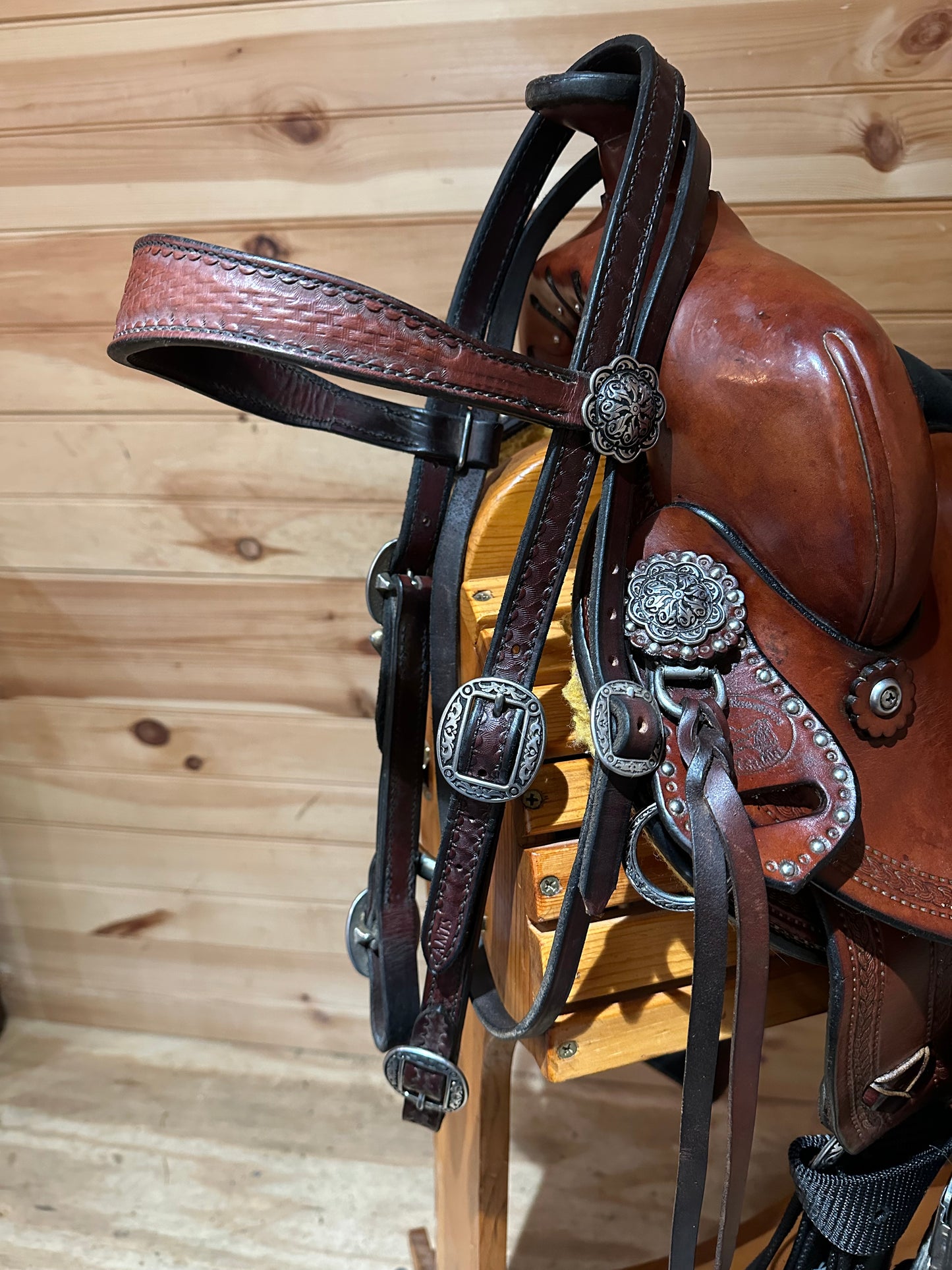 16.5” Allegany Mountain Saddlery All Around Western Trail Saddle