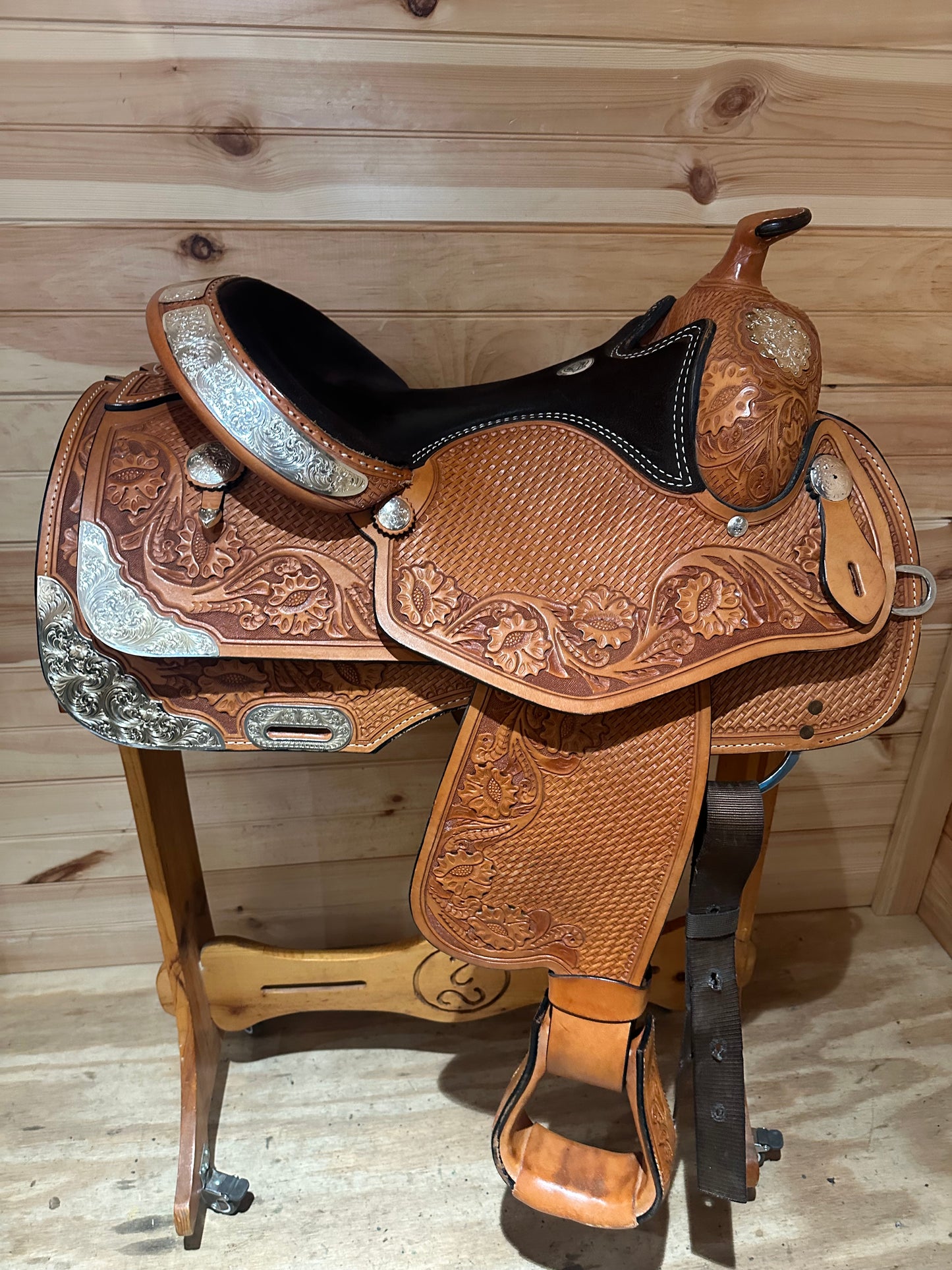 15” Rod’s Western Show Saddle