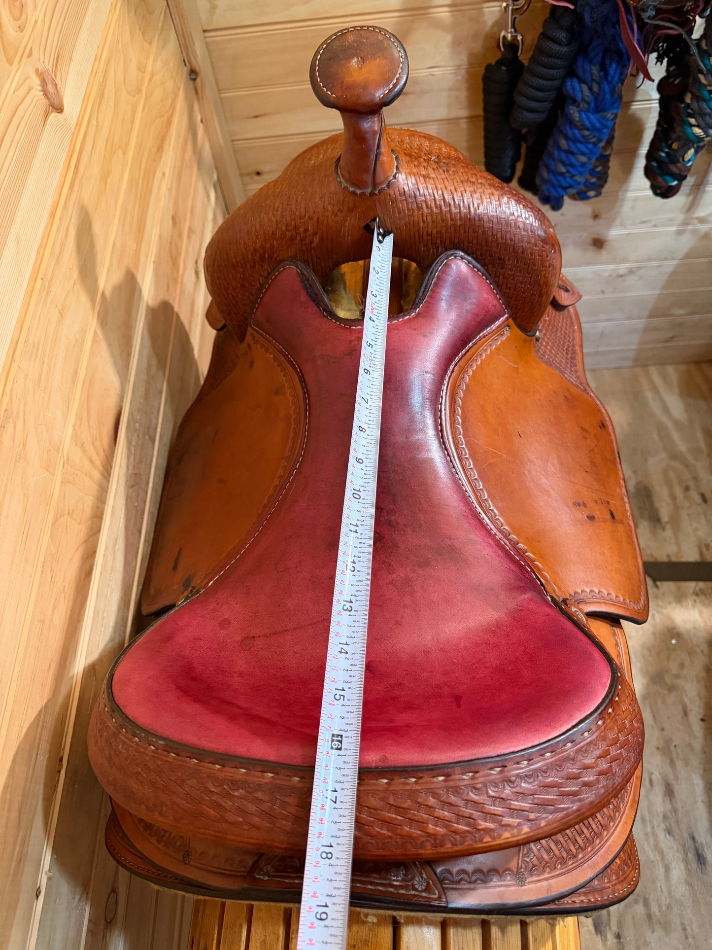 16.5” National Bridle Shop Tennessean Deluxe Western Saddle Model 2211