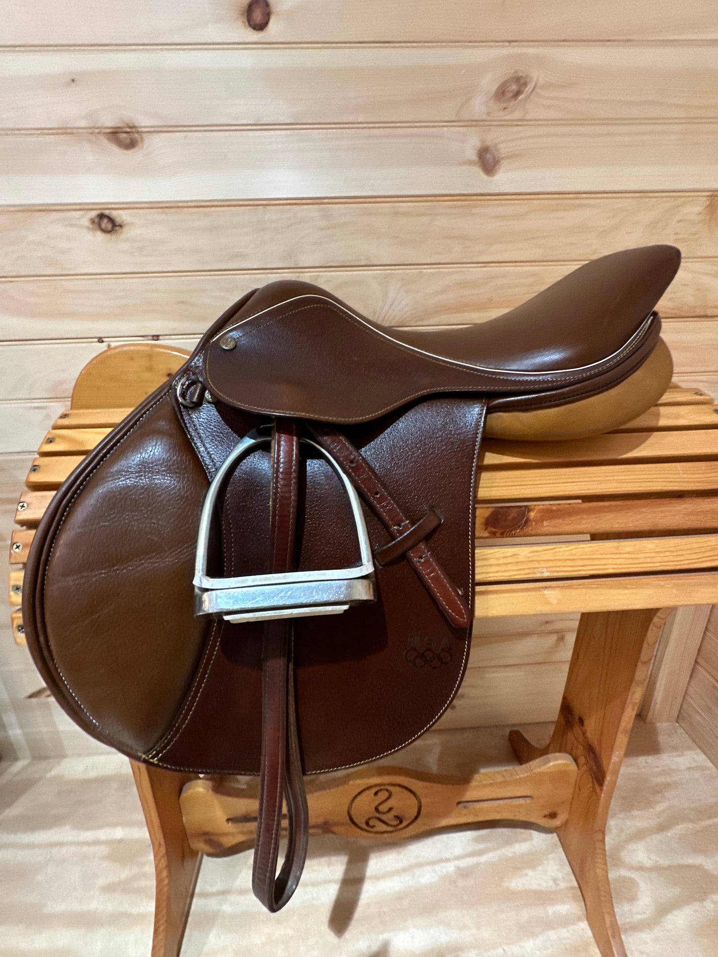 16.5” Collegiate Miller Olympic Close contact Saddle