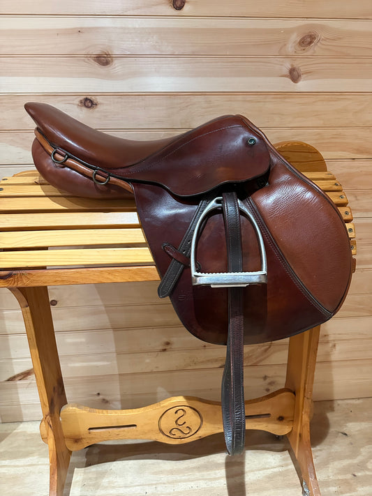 17” Stubben Edelweiss Close Contact Jumping Saddle (30cm)
