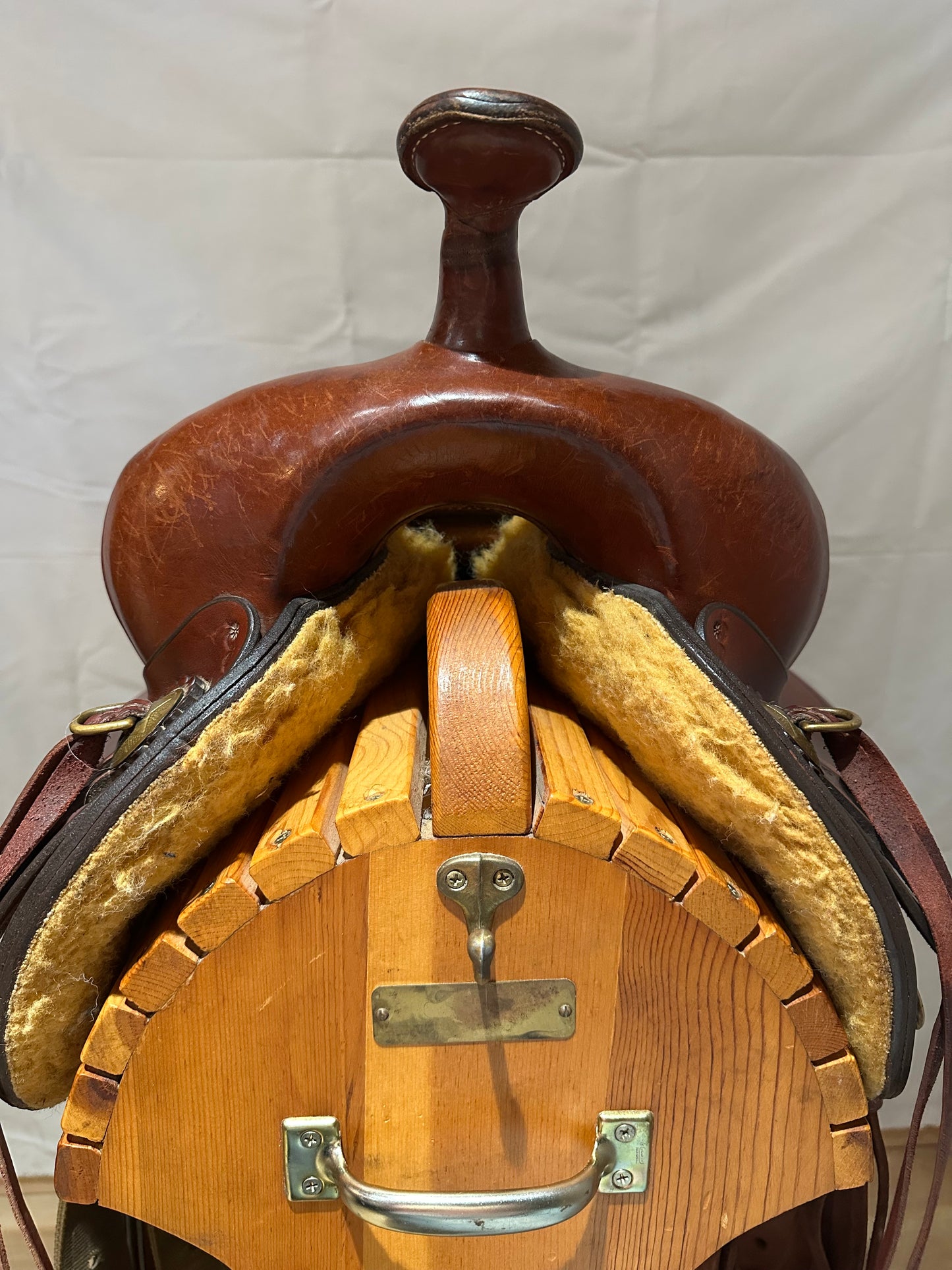 16” Crates Round Skirt Western Trail Saddle Model 400-4