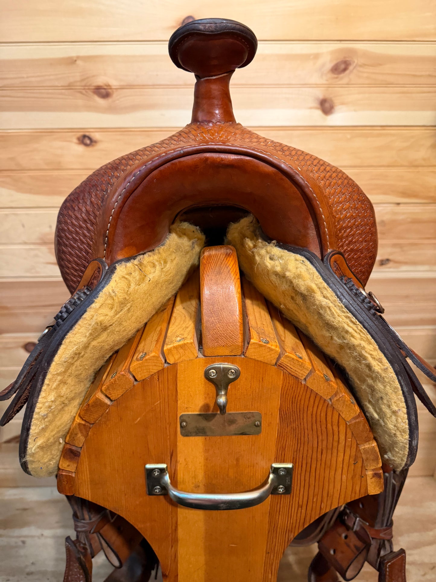 16.5” National Bridle Shop Tennessean Deluxe Western Saddle Model 2211