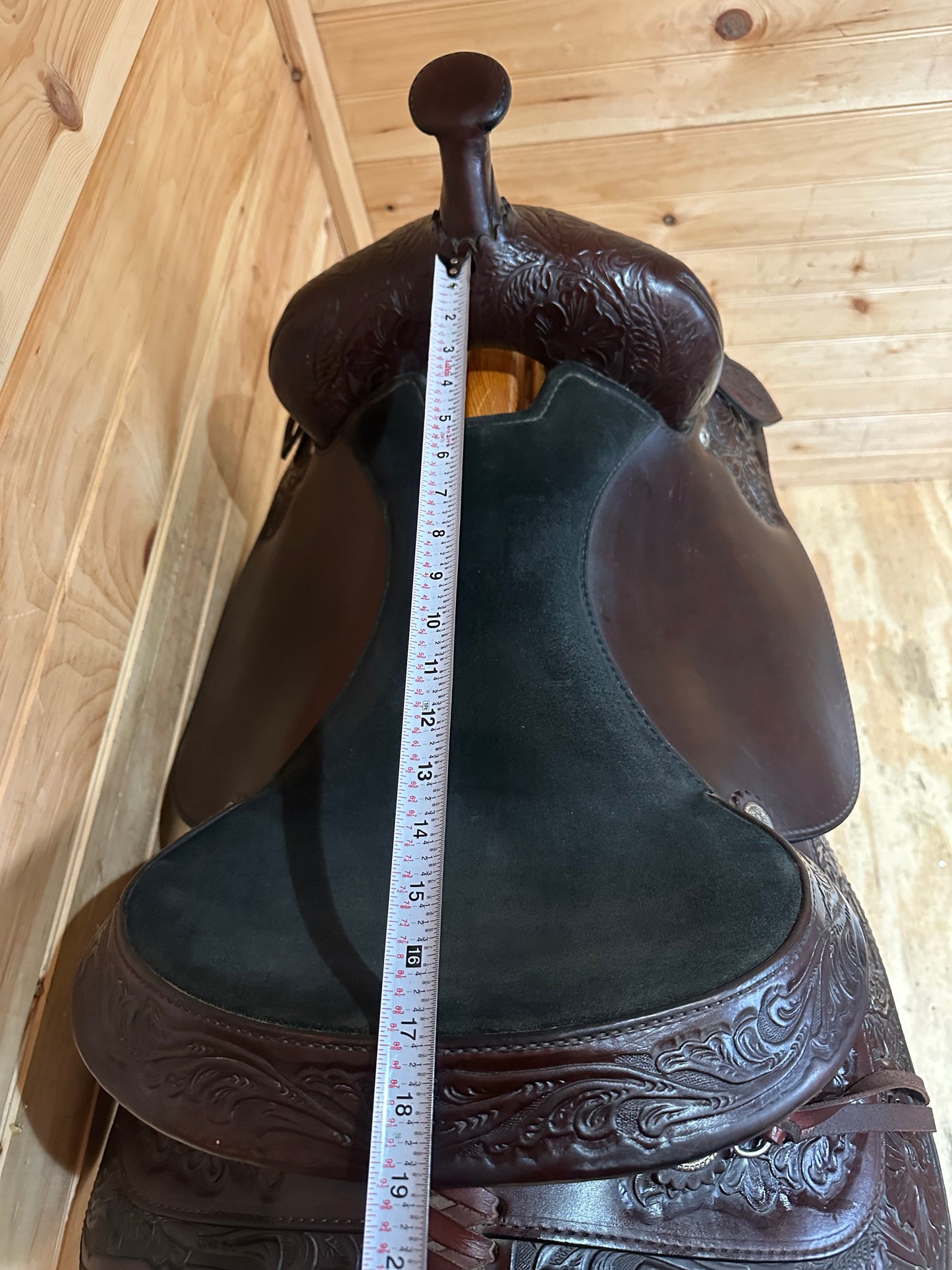 17” Tex Tan Hereford Western Trail Saddle Model 08-4901-1C7
