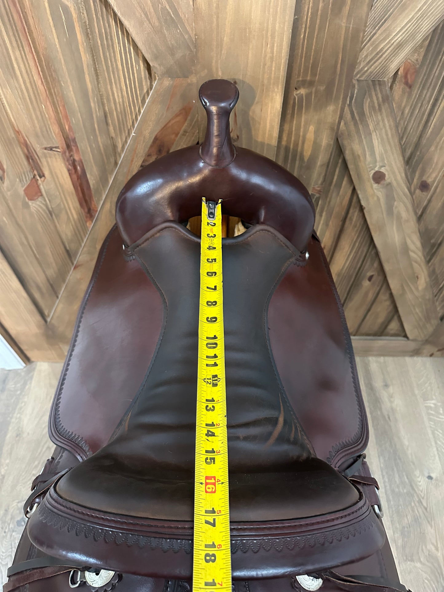 17” Circle Y Topeka Flex2 Western Trail Saddle - Extra Wide