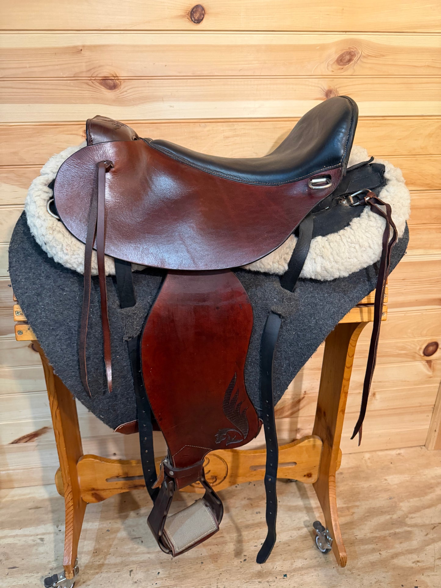 15” Skyhorse Skyrider Hybrid Endurance Saddle
