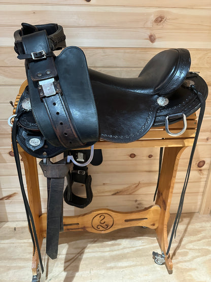 17” Circle Y Salt River Flex2 Western Trail Saddle model 1667