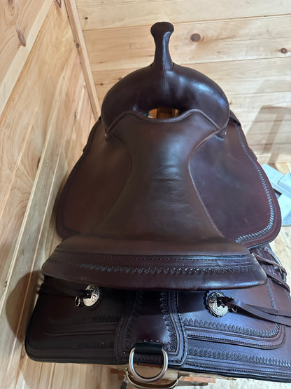 16” Circle Y Topeka Flex2 Western Trail Saddle Model 1651 (2021)