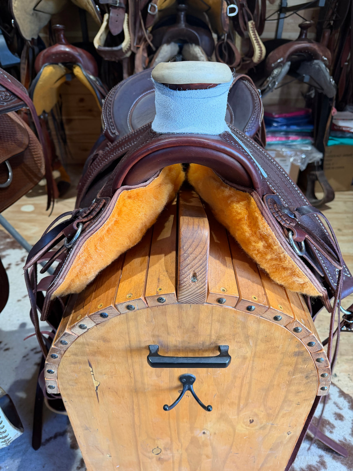 16” McCall Mclite Wade Saddle Model W270-1126 + Breast Collar