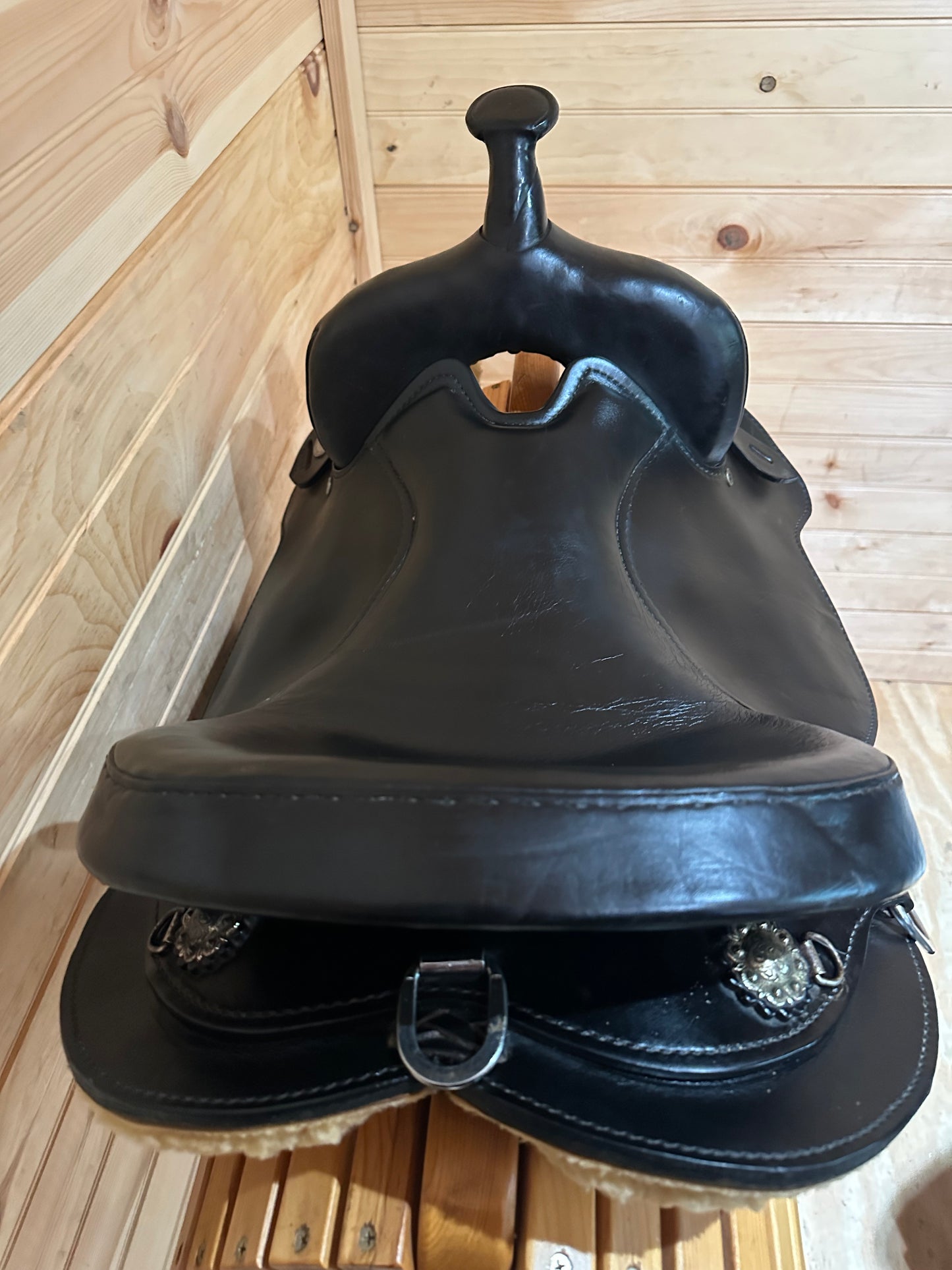 15.5” National Bridle Shop Gaited Western Trail Saddle Model 6981