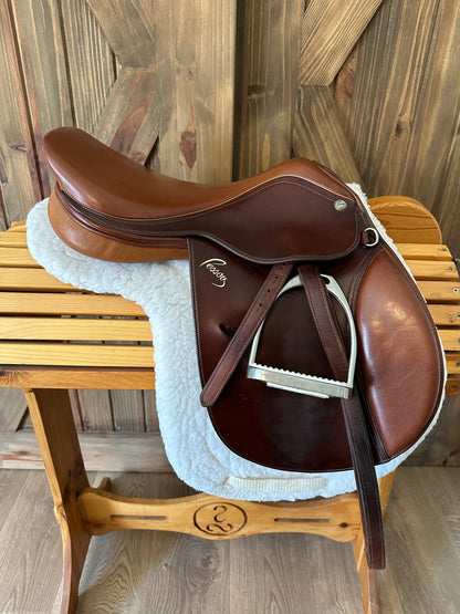 15 3/4” Pessoa AMO Junior Close contact/Jump Saddle