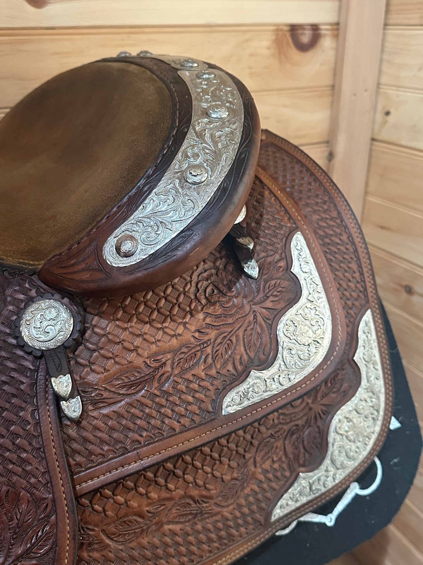 16” Champion Turf Western Show Saddle