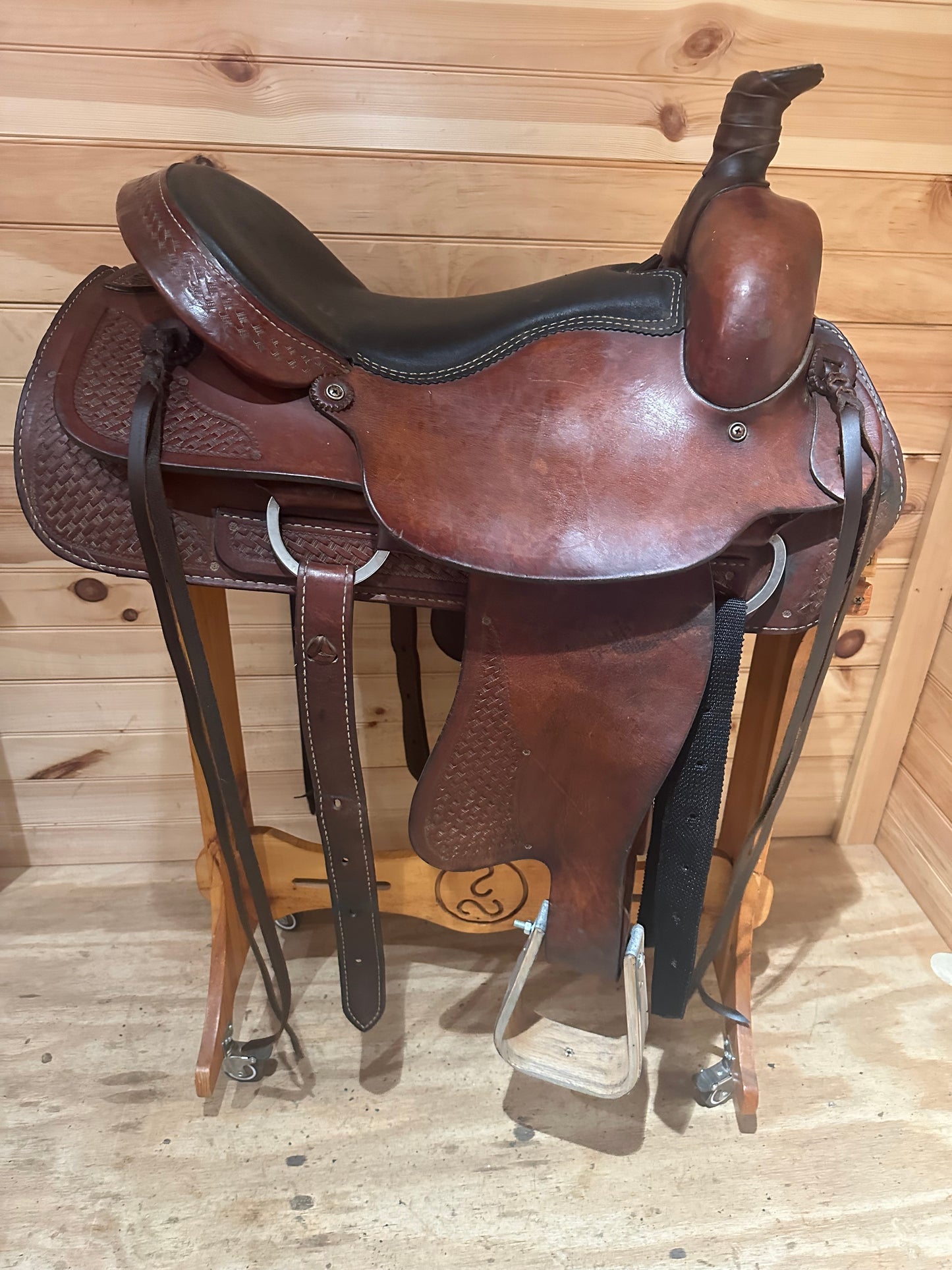 17” Dakota Saddlery Western Roping Saddle Model 501C