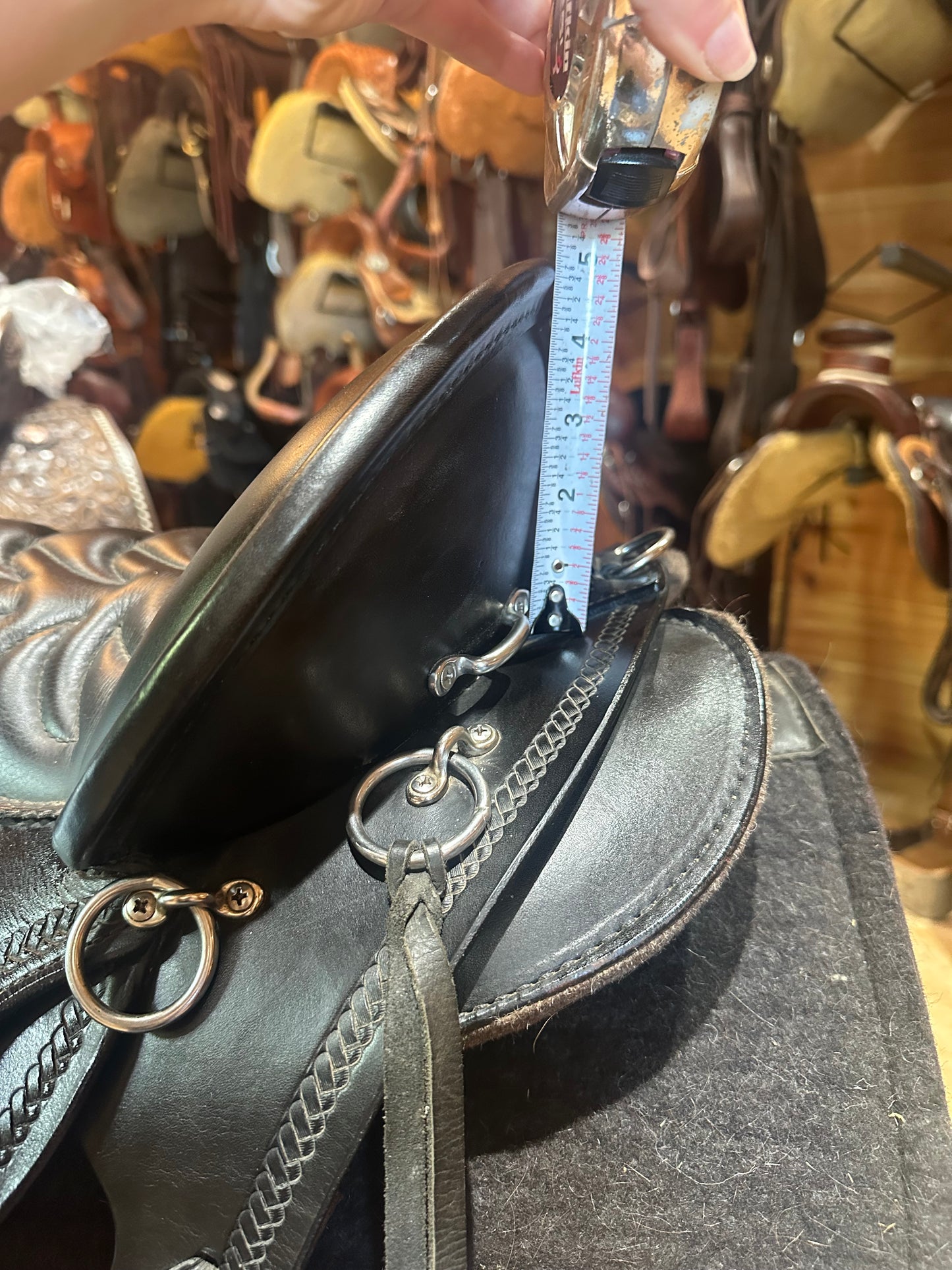15.5” Tucker River Plantation Endurance Trail Saddle Model 146 (2016)