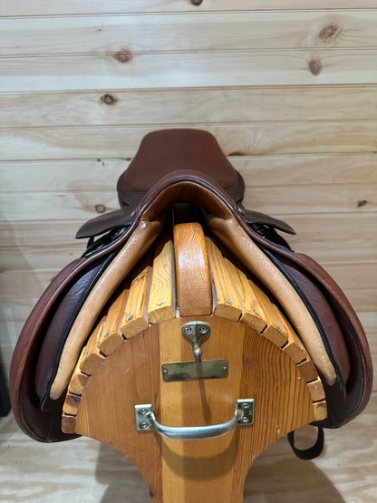 18” Ovation Close Contact Saddle Model 465060