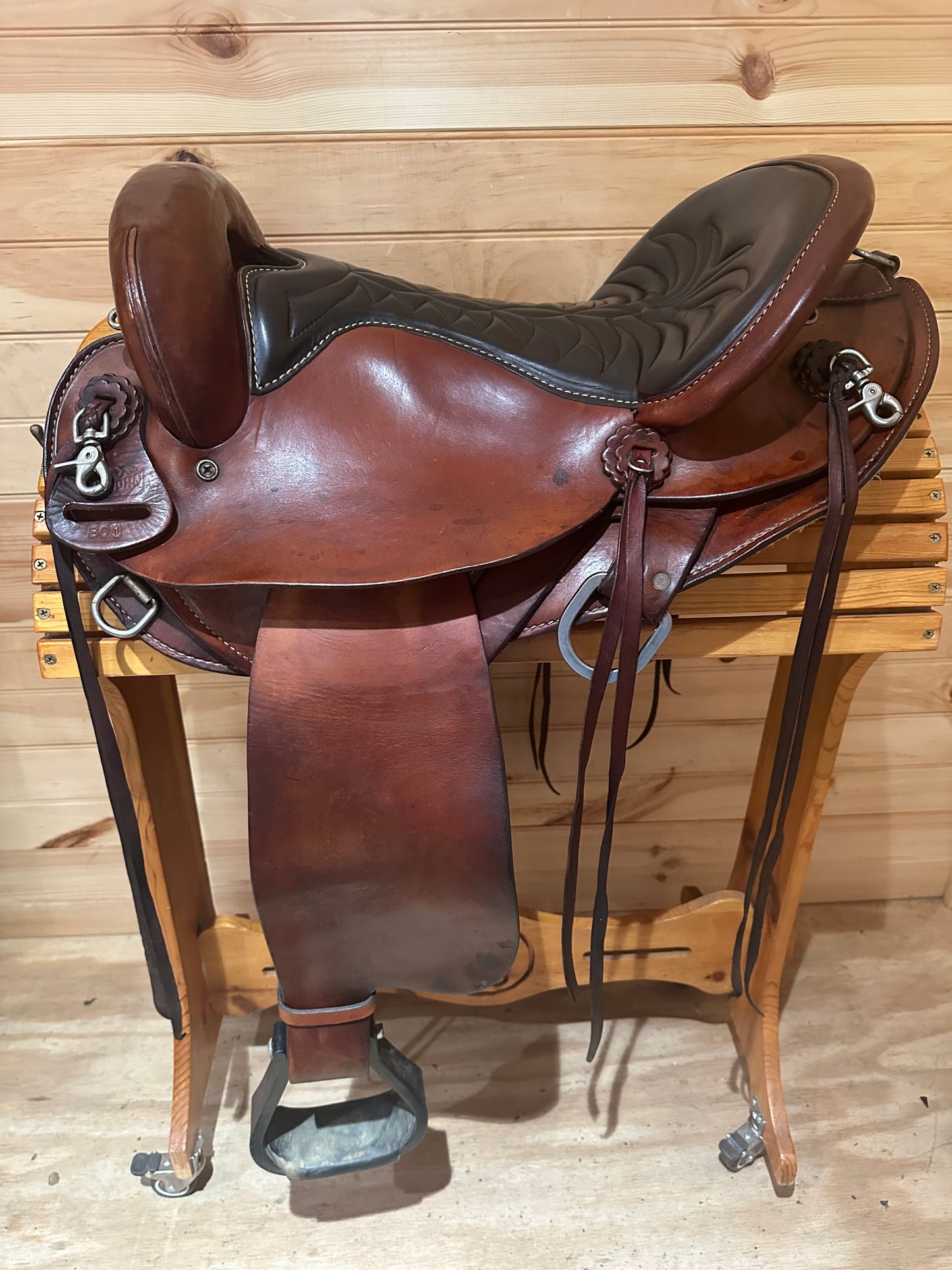 16” Big Horn Endurance Trail Saddle Model 801