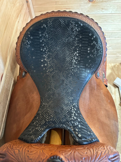 16” Circle Y High Horse Jewel Western Barrel Saddle Model 6224 (2017)